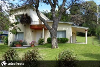 Casa en Alquiler en Carilo: Codorniz 135 entre Paraíso y Roble