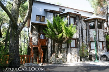 Caba�a en Alquiler en Carilo: Arbol del Cielo (Villa Alpina) 