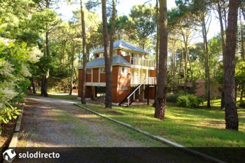 Casa en Alquiler en Caril�: Divisadero entre Jacarand&aacute; y Cha&ntilde;ar 