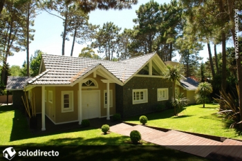 Casa en Venta en Carilo: Palmera esquina Garza (código postal 7167)