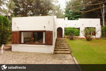 Casa en Alquiler en Caril�: Casuarina entre Mart&iacute;n Pescador y Martineta 