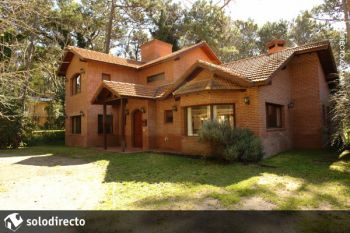 Casa en Alquiler en Carilo: Avestruz entre Lambertiana y Laurel (código postal 7167)