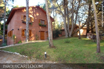 Casa en Alquiler en Carilo: Molle entre Hornero y Golondrina 