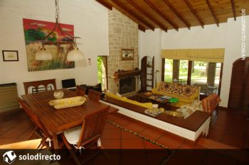 Casa en Alquiler en Carilo: Rey del Bosque entre Cerezo y Caoba