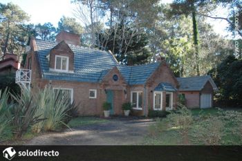 Casa en Alquiler en Carilo: Lambertiana esquina Avestruz (código postal 7167)