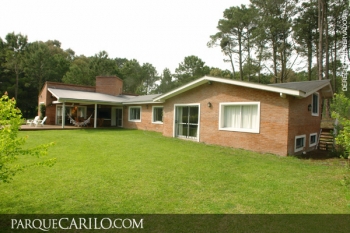 Casa en Alquiler en Carilo: Tucán esquina Fresno (código postal 7167)