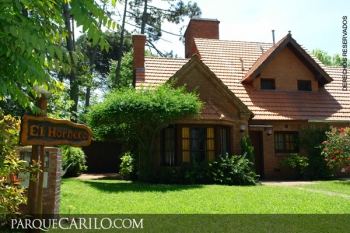 Caba�a en Alquiler en Carilo: Aromo entre Becasina y Benteveo 