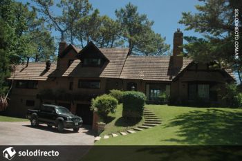 Casa en Venta en Carilo: Coihue esquina Divisadero (código postal 7167)