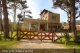 Casa en Alquiler en Carilo: Avestruz entre Roble y Sequoia
