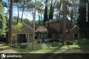 Casa en Alquiler en Carilo: Leñatero entre Magnolia y Manzano (código postal 7167)