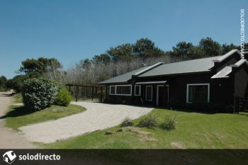 Casa en Alquiler en Carilo: Avestruz entre Paraiso y Roble (código postal 7167)
