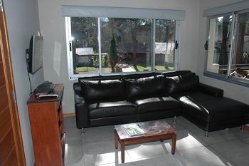 Departamento en Alquiler en Carilo: Chingolo 268 entre Paraiso y Quebracho (código postal 7167)