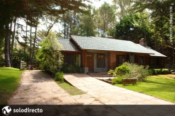 Casa en Alquiler en Carilo: Rey del Bosque entre Cedro y Ceibo (código postal 7167)