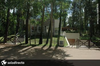 Casa en Alquiler en Carilo: Cerezo entre Boyero y Calandria (código postal 7167)