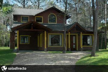 Casa en Venta en Carilo: Paraiso 500 entre Charata y Colibri (código postal 7167)