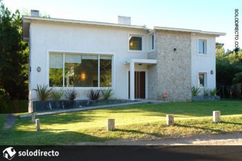 Casa en Venta en Carilo: Avutarda entre Paraiso y Nogal (código postal 7167)